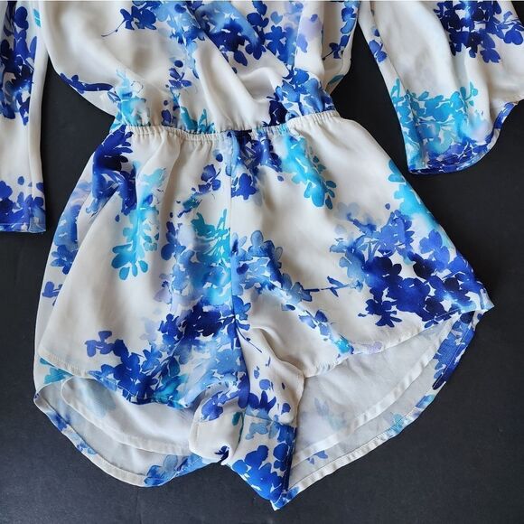 Olivaceous Floral Romper - Picture 6 of 10